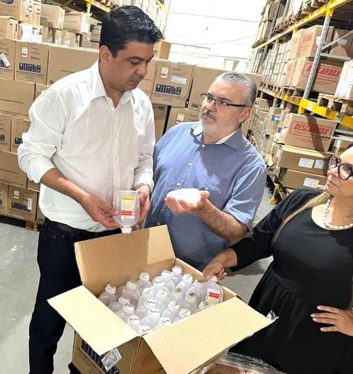 V Rzea Grande Empresta Insumos E Medicamentos Para O Gabinete De