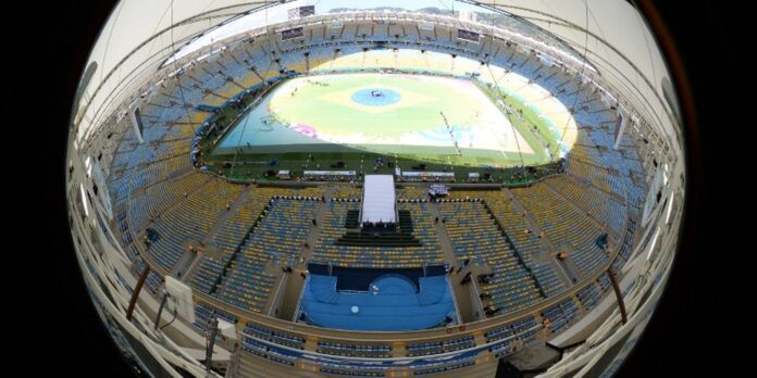 Bilhetes de futebol para “agentes públicos” valem multa de 6,9ME à Telefónica Brasil