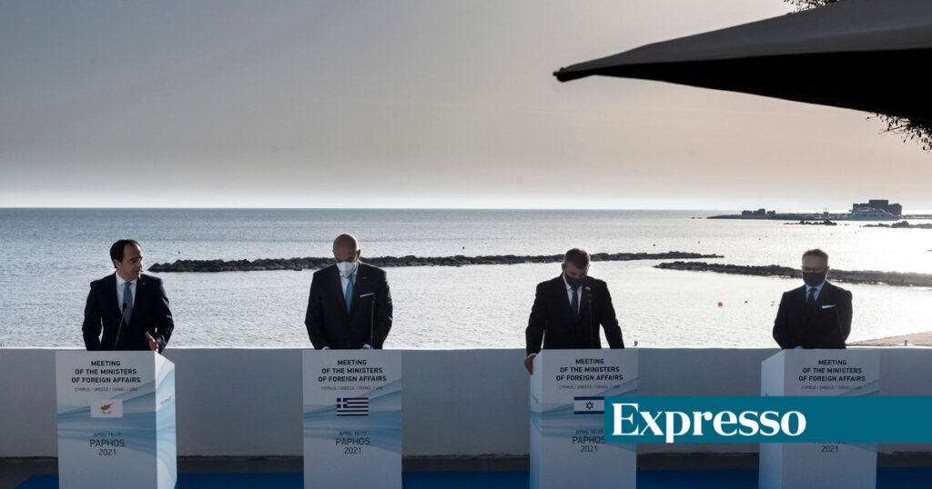 Israel e Emirados Árabes Unidos antecipam “mudanças” no Médio Oriente