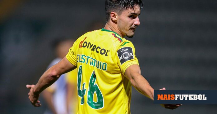 Eustáquio: o rapaz que levava donuts para o jogo vai «para onde Pepa for»