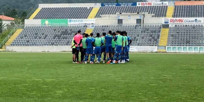 Arouca recebe Chaves à porta fechada em jogo que pode ditar subida à I Liga