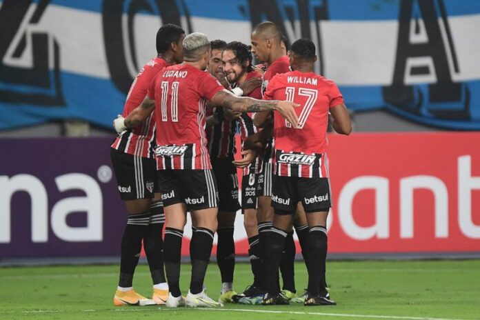Vitória e tropeço do Racing: as contas do São Paulo para ser líder do grupo na Libertadores