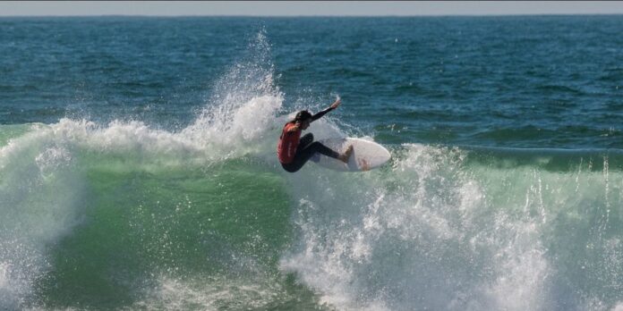 Teresa Bonvalot enfrenta Mafalda Lopes na final do Caparica Surf Fest