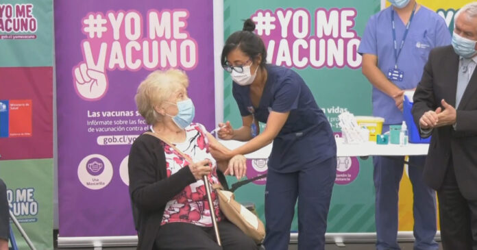 Por que a covid-19 avança no Chile apesar da alta vacinação?