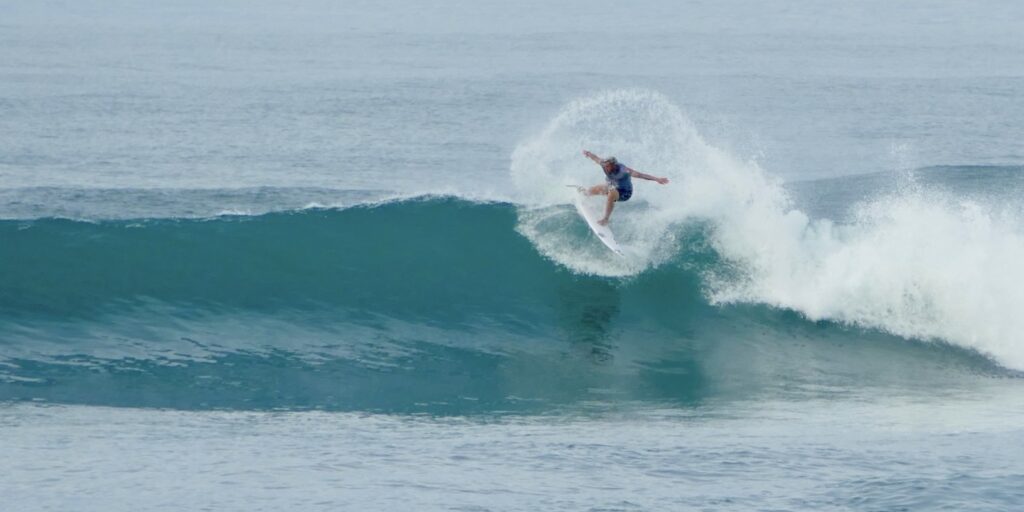 Surfistas portugueses com bom arranque na prova de qualificação na Galiza