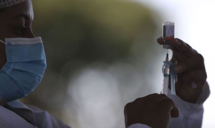Covid: Saúde irá distribuir 8,7 milhões de doses de vacinas nesta semana