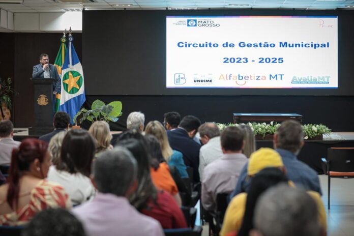 Seduc orienta municípios sobre repasses à educação (21)