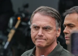 Bolsonaro preso: Moraes rejeita pedido de prisão domiciliar