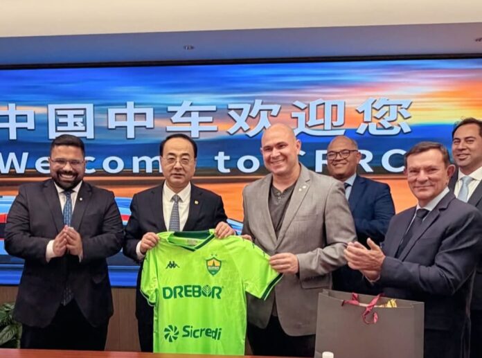 2025-11-03-08-19-xangai-69089def32cdc