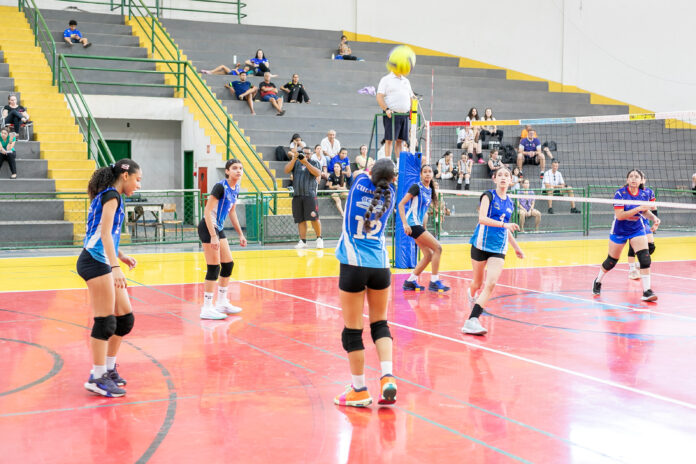 2025-12-10-17-30-0h4a8397-6939e65b56cd3